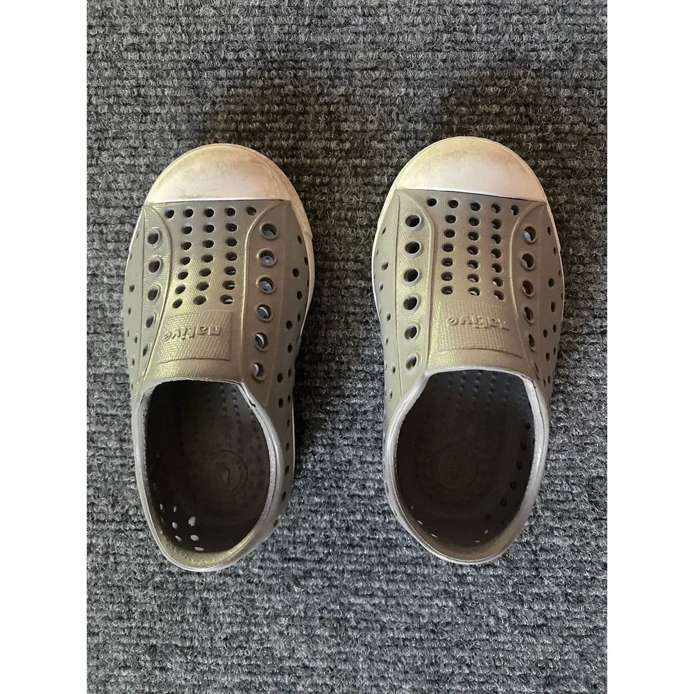 Native Jefferson Shoes Size C6, Color Grey - Perfect Summer Shoe for Toddlers